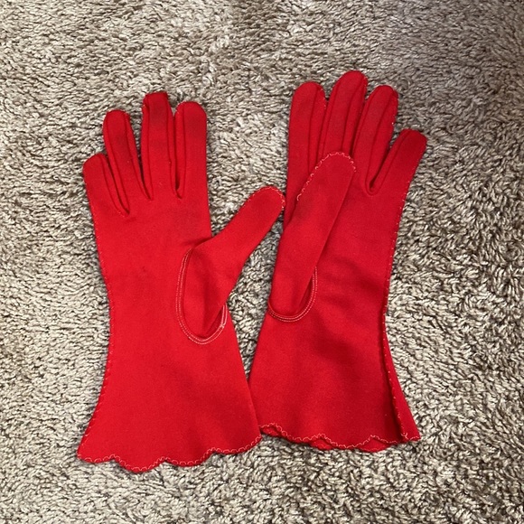 VTG 50’s Holiday Red Cotton Gloves White Stitching Size 7 - Picture 4 of 11